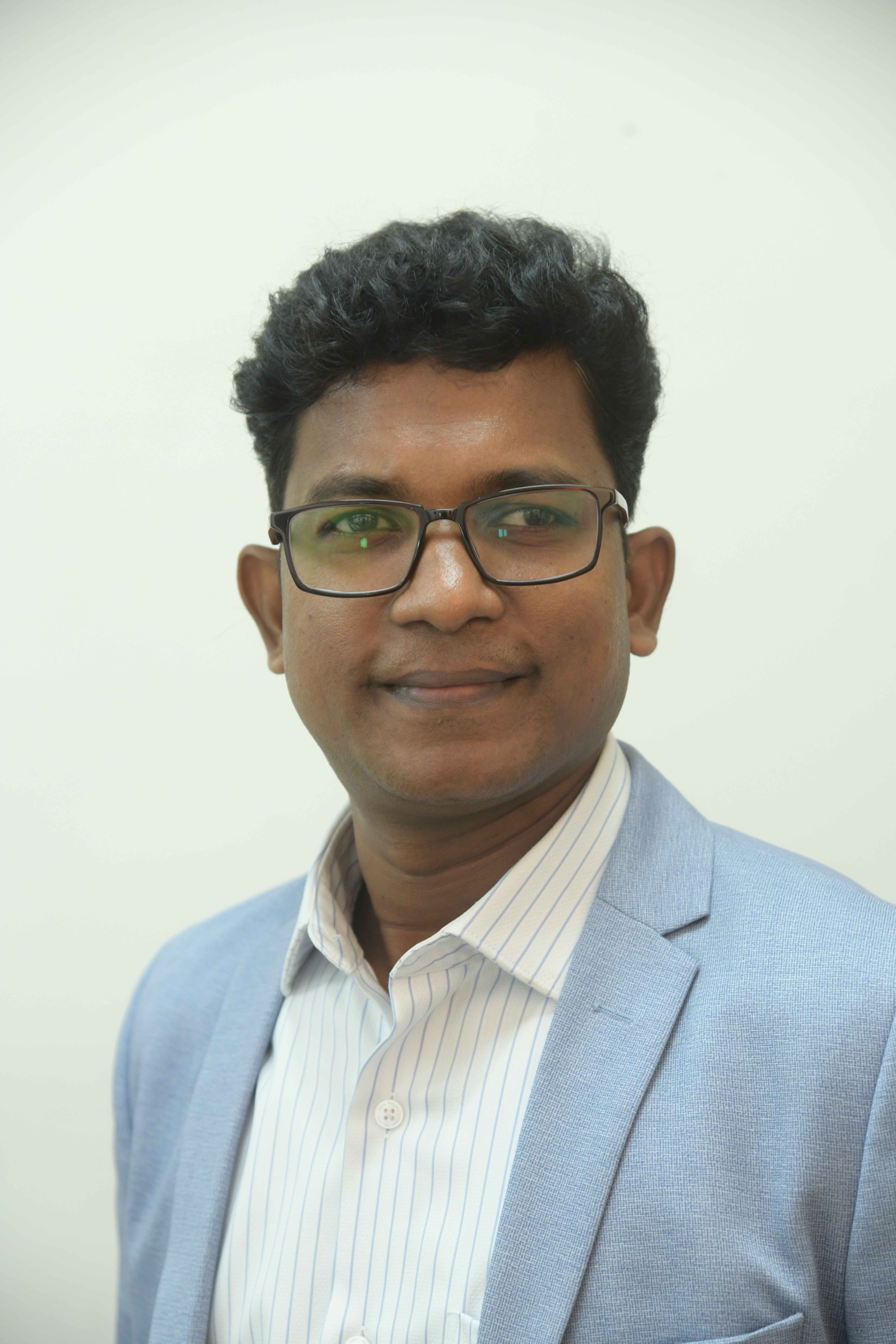 Shri Girish C. Jadhav